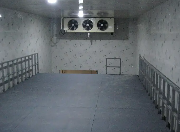 不小心反鎖關(guān)在冷庫里該如何自救呢 不小心反鎖關(guān)在冷庫里該如何自救呢